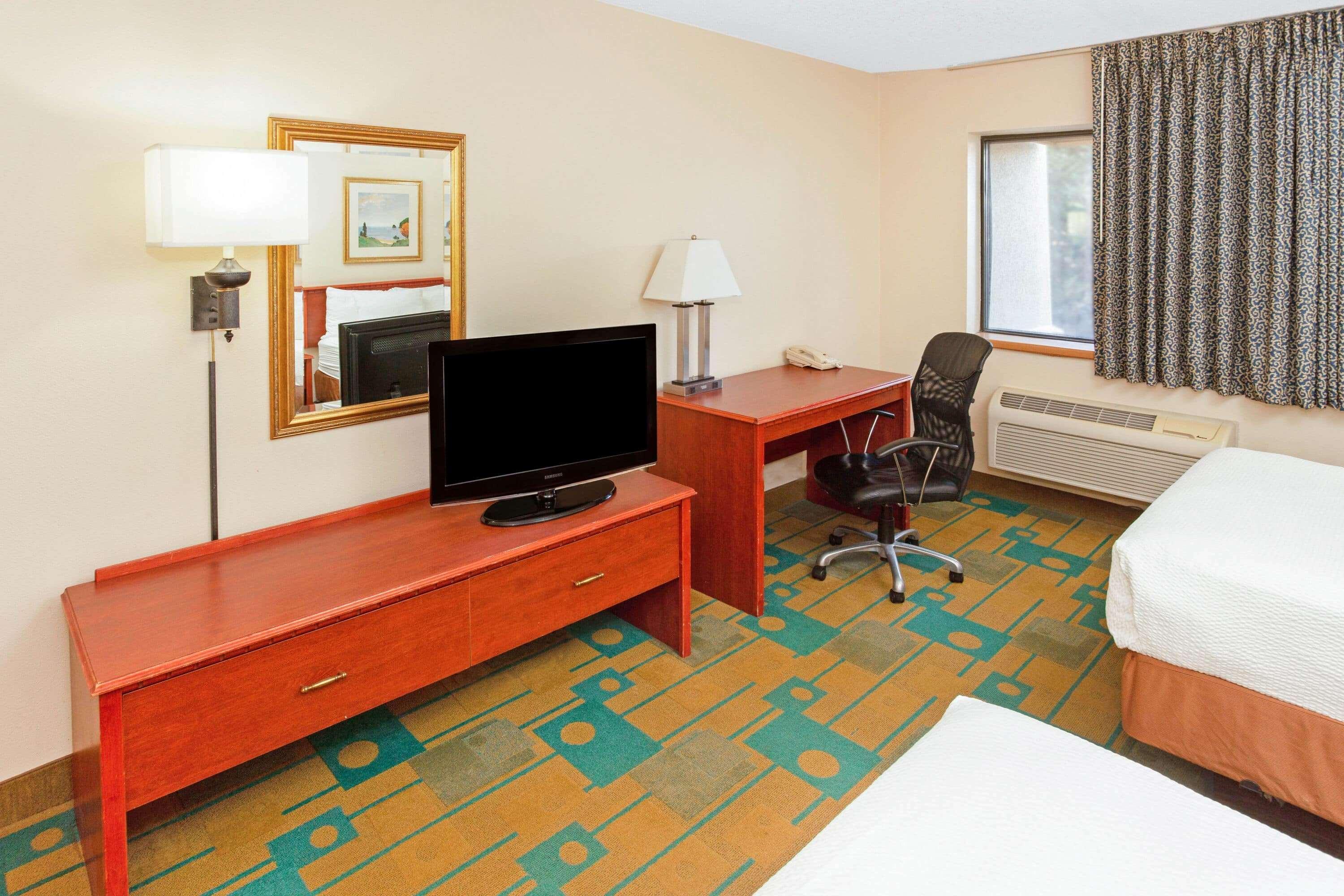 La Quinta Inn by Wyndham Milwaukee Airport / Oak Creek Bagian luar foto