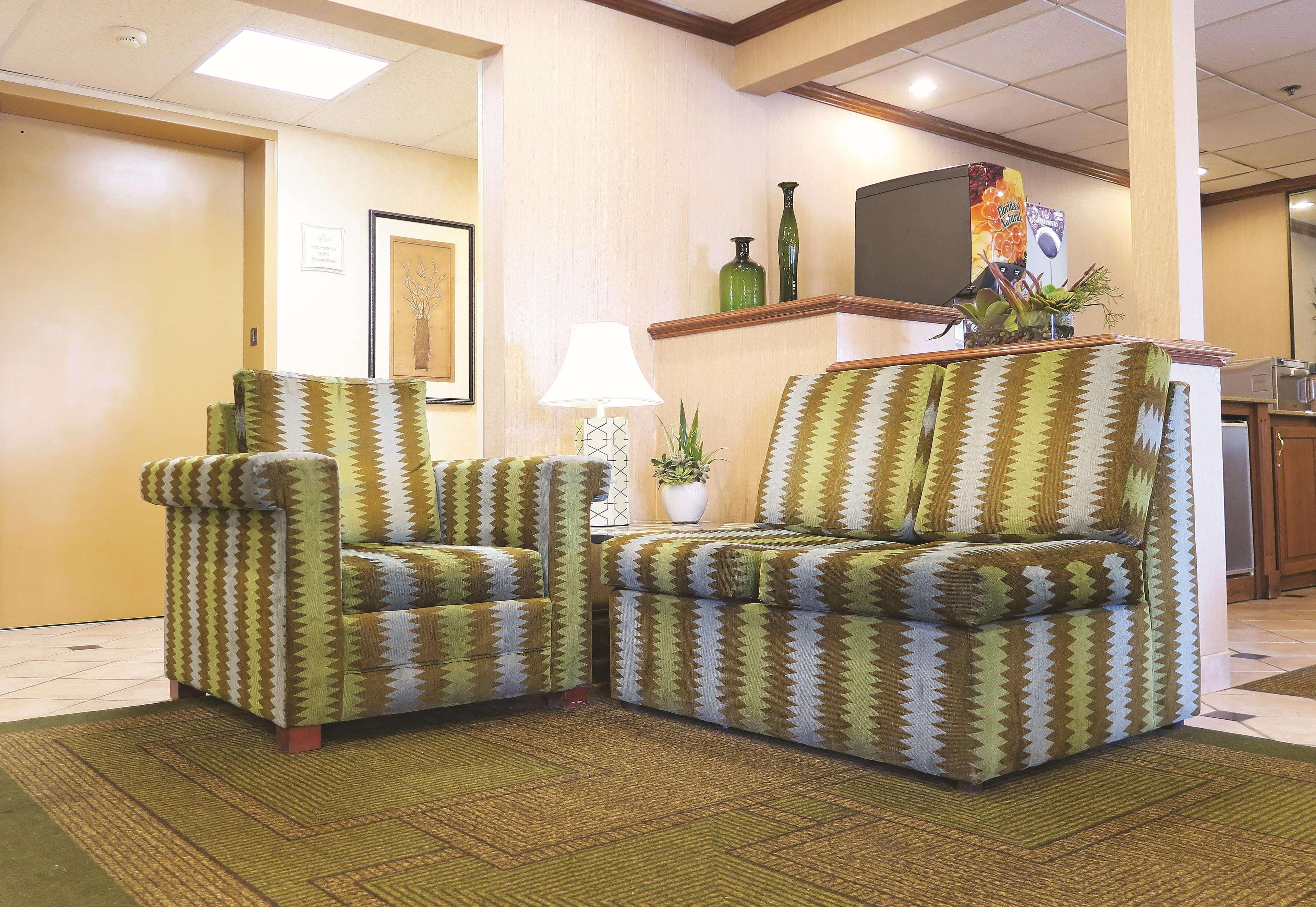 La Quinta Inn by Wyndham Milwaukee Airport / Oak Creek Bagian luar foto