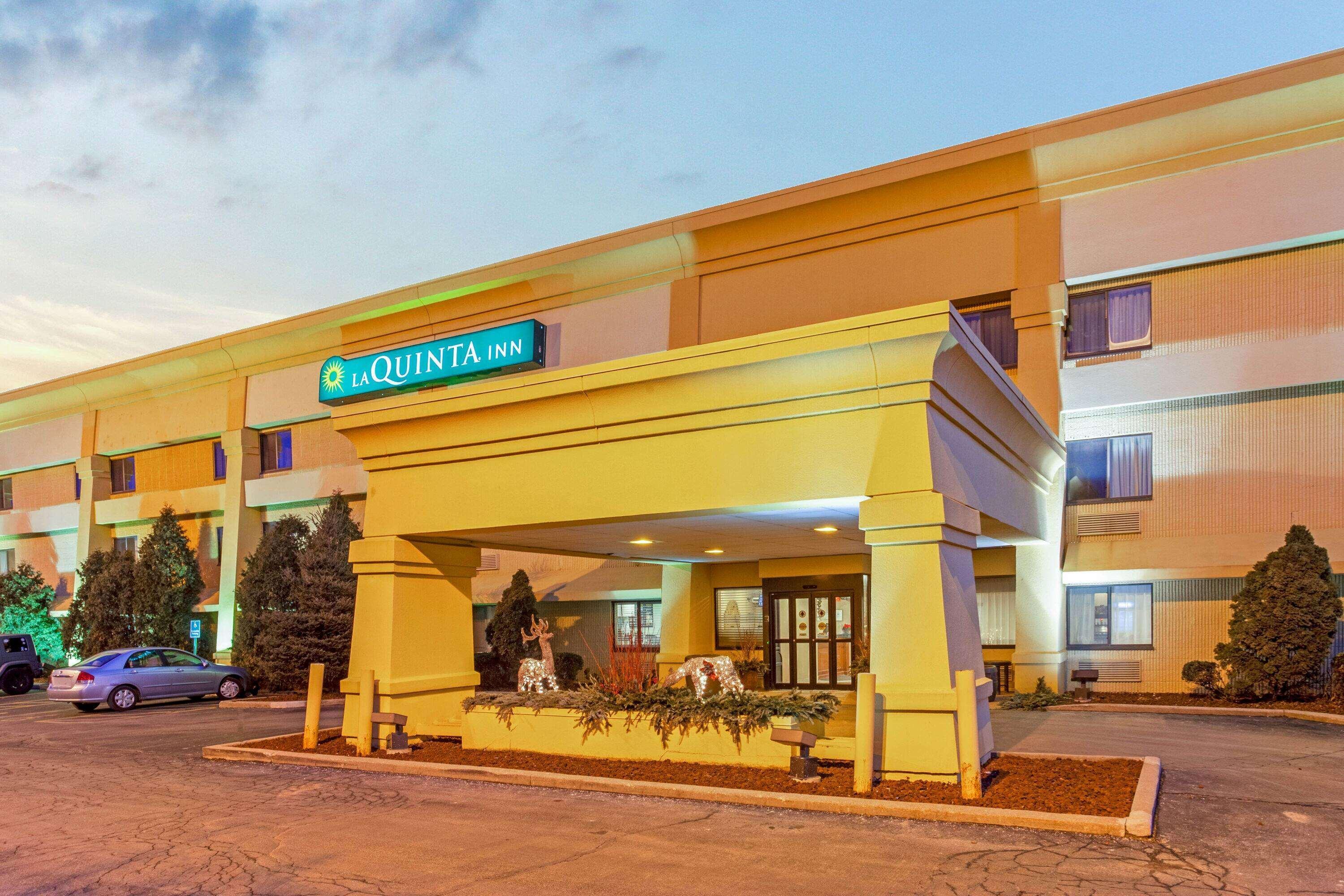 La Quinta Inn by Wyndham Milwaukee Airport / Oak Creek Bagian luar foto