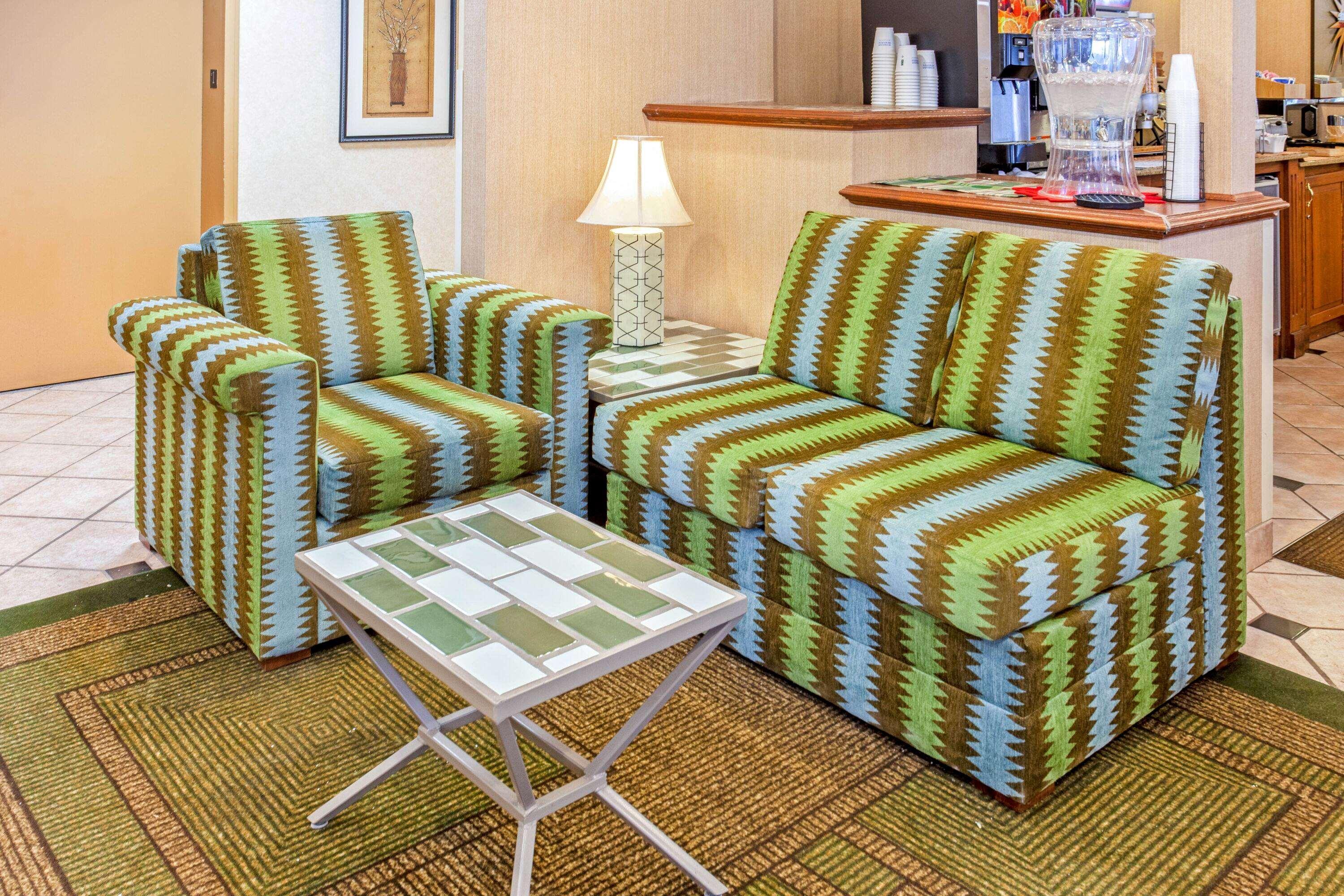 La Quinta Inn by Wyndham Milwaukee Airport / Oak Creek Bagian luar foto